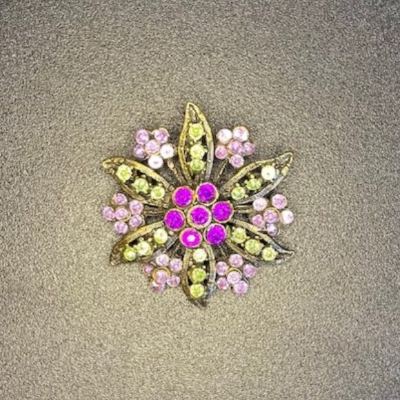 Vintage Rhinestone Flower Brooch Pink Green Tone 2" - Picture 4 of 5